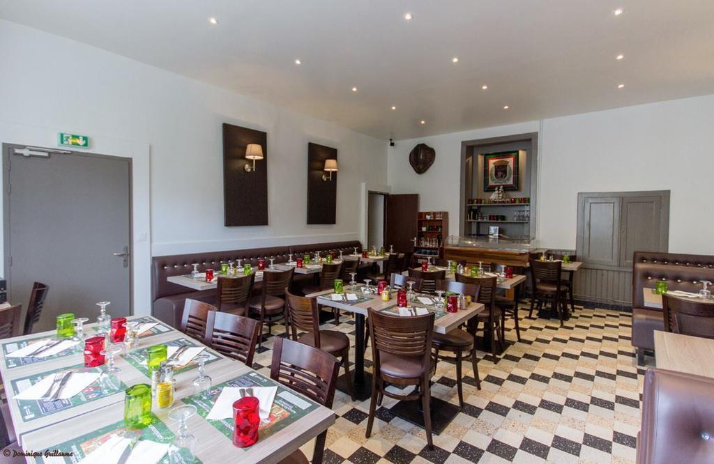 Hotel Restaurant Du Commerce La Gouesnière Eksteriør bilde
