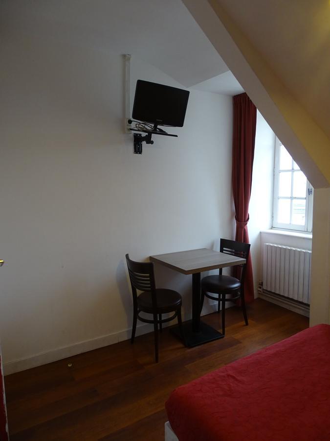Hotel Restaurant Du Commerce La Gouesnière Eksteriør bilde