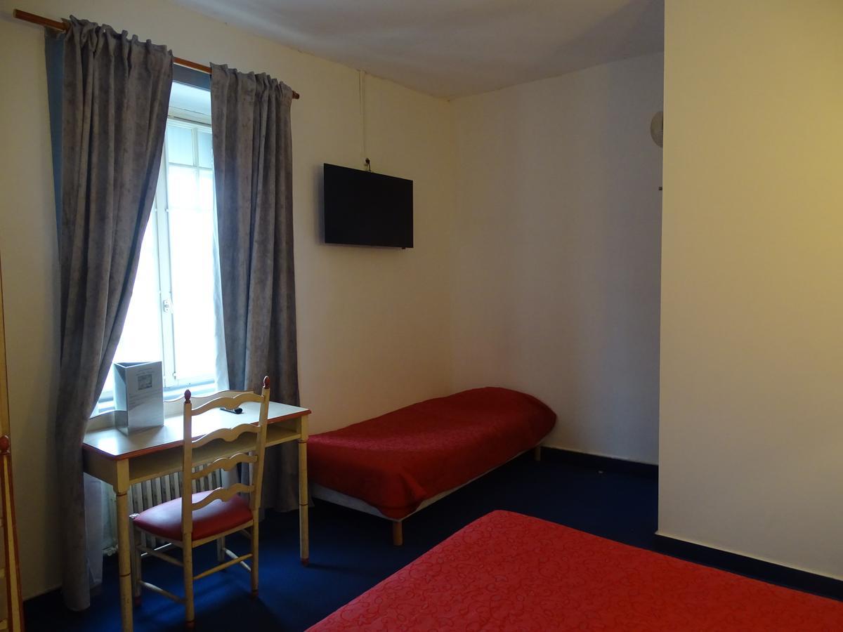 Hotel Restaurant Du Commerce La Gouesnière Eksteriør bilde